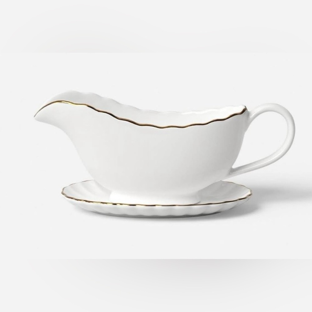 THRESHOLD NWT stoneware gravy boat -white/gold